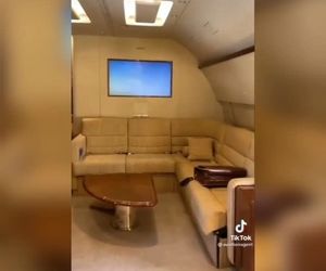 گشتی در کابین یک ۷۳۷ خاص