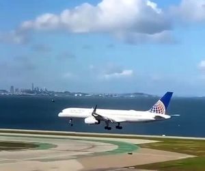 فرود موازی در فرودگاه سانفرانسیسکو