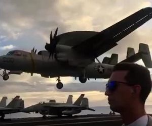 فرود اسلوموشن آواکس روی ناو 