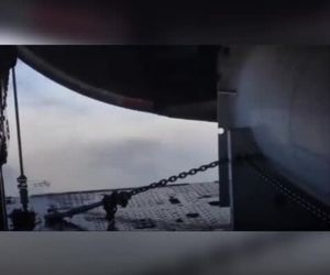 نمای داخل هواپیمای ایلوشین ۷۶ و لحظه تخلیه آب بر فراز جنگل الیت