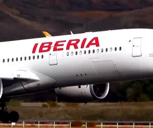 فرود ایرباس A350 XWB در مادرید