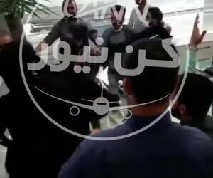 درگیری بین مردم و کارکنان دفتر مرکزی شرکت هواپیمایی عراق در مشهد به علت ابطال پرواز و بازگشایی مجدد آن با قیمت بالاتر 