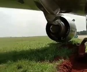 .به گل نشستن بویینگ ۷۷۷ 