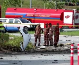 نخستین تصاویر از محل سقوط هواپیما در مالزی که منجر به کشته شدن ده نفر شد