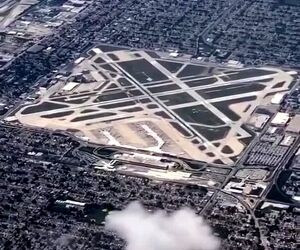 پرواز برفراز فرودگاه بین‌المللی Midway  

