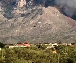 خاموش کردن آتش توسط DC10 آتش‌نشان 