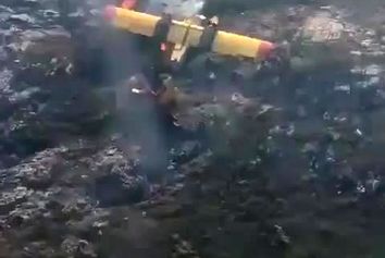 سقوط هواپیمای کانادایر CL215 که یک هواپیمای آتش نشان منطقه‌ای است در عملیات اطفا حریق جنگل‌های لوبیوس پرتغال 