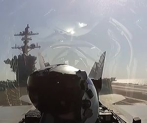 تیک‌آف F18 سوپر هورنت از روی باند از نمای کاکپیت