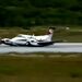 فرود هواپیما بیچ‌کرفت کینگ ایر B200 بدون چرخ 