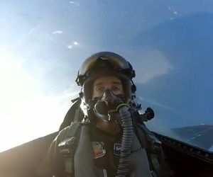 پرواز با جنگنده و تاثیرات نیروی گرانش زمین (G) روی سرنشین عقب 