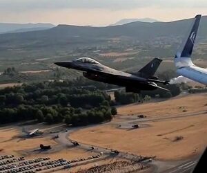 پرواز در کنار f16