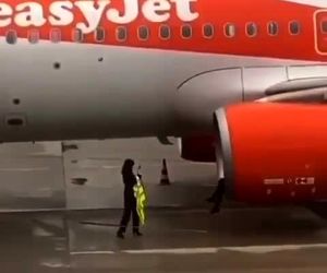 عکاسی با موتور هواپیما از نمایی دیگر 