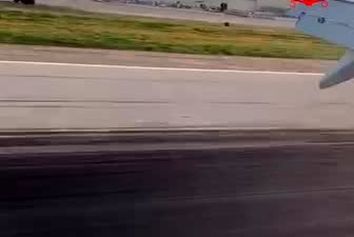 فرود در فرودگاه بین‌المللی لس آنجلس LAX در ایالت کالیفرنیا