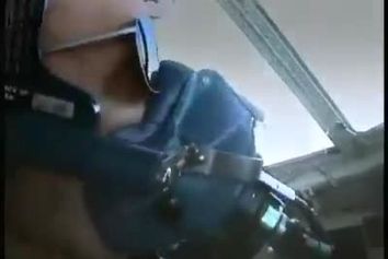  تاکسی و تیک آف هواپیمای هرکولسc130 بر روی باند پوشیده از برف و یخ به شیوه غیر معمول 