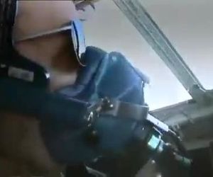  تاکسی و تیک آف هواپیمای هرکولسc130 بر روی باند پوشیده از برف و یخ به شیوه غیر معمول 