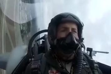 تصاویری از مانور جنگنده F16