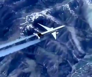 تصاویری ثبت شده از یک هواپیما در حال پرواز، از هواپیمایی دیگر