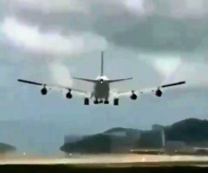 فرود دیدنی بویینگ ۷۴۷