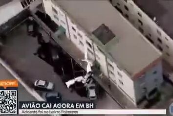 لحظه برخورد یک هواپیما به ساختمانی در برزیل