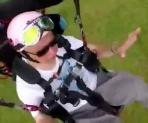 پاراگلایدر سواری مرد ۱۰۵ ساله تایوانی