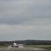 تایم لپسی از انتهای باند و نمای هواپیماهایی که نشست و برخاست می‌کنند