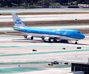 خاطره بازی با ملکه‌های آبی رنگ KLM