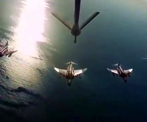 پرواز فورمیشن فانتوم‌ها و تامکت‌های نهاجا از دید اوپراتور بوم سوپرتانکر 747،بر فراز خلیج فارس و در مسیر جزیره کیش