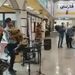 فضایی شاد با اجرای موسیقی زنده و خیام‌ خوانی در فرودگاه بوشهر ساعاتی قبل از تحویل سال۹۸