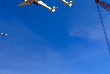 غول دو بدنه‌ای آسمان؛ بزرگ‌ترین هواپیمای جهان