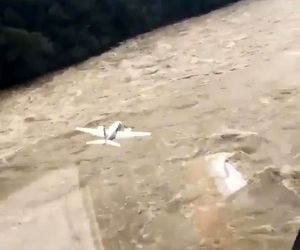 پرواز هیجان انگیز هواپیما پایپر برفراز رودخانه خروشان 