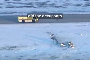 سقوط هواپیمای سبک
 در فرودگاه دوپیج آمریکا