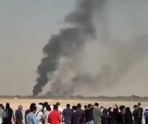 نمایی دیگر از سقوط جنگنده هندی در ایرشوی دبی و لحظه تخلیه تماشاگران از محل ایرشو