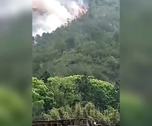 دو ویدیو از محل سقوط بویینگ ۷۳۷ چاینا ایسترن در چین 
عملیات امداد و نجات در حال انجام است و هنوز از تعداد قربانیان این سانحه اطلاعاتی در دست نیست.