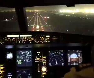 فرود شبانه در فرودگاه شارجه از دید خلبان