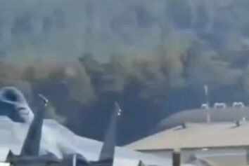 فرود اضطراری جنگنده ضربتی F-15 ایگل 