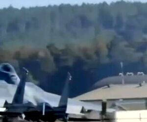 فرود اضطراری جنگنده ضربتی F-15 ایگل 