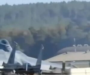 فرود اضطراری جنگنده ضربتی F-15 ایگل 