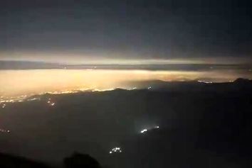 لندینگ در فرودگاه مهرآباد درهوای آلوده تهران