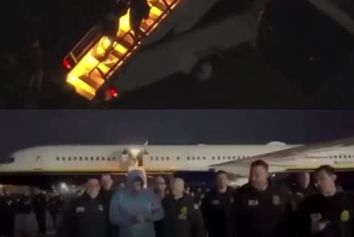 لحظه پیاده‌شدن "مادورو" از هواپیما