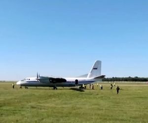 خروج هواپیمای آنتونوف AN-24 از باند در فرودگاه سیبری