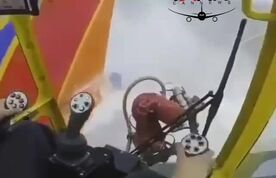 در این ویدیو ببینید De-ice چطور انجام می‌شود.