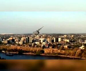 پرواز C17 برفراز شهر بریزبین استرالیا با ارتفاع کم