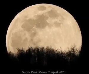 ابَر ماه آپریل