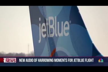 پرواز جت‌بلو در آستانه برخورد  با هواپیمای سوخت‌رسان آمریکا