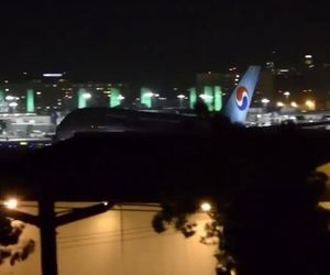 تیک‌آف شبانه سوپرجامبو از فرودگاه بین‌المللی لس‌آنجلس 