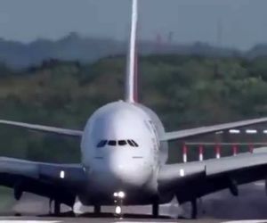 فرود سخت سوپر جامبو در شرایط باد جانبی