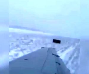 ویدویی از خروج امبرائر ۱۴۵ امریکن ایرلاینز از روی باند فرودگاه بین‌المللی O'Hare شیکاگو