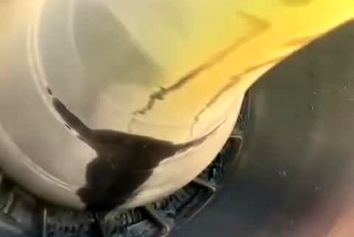 فرود ایمن ایرباس 
A۳۲۰ ایزی‌جت با یک موتور