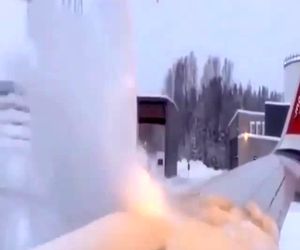 عملیات De-icing بر روی بال هواپیما