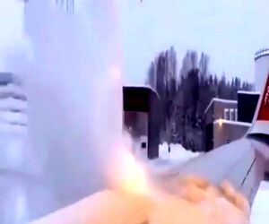 عملیات De-icing بر روی بال هواپیما